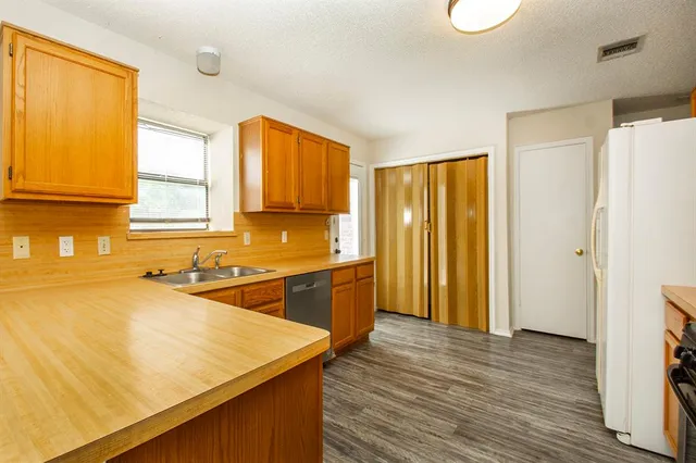 $2,595 | 8406 Americas Cup, Rowlett, TX 75089