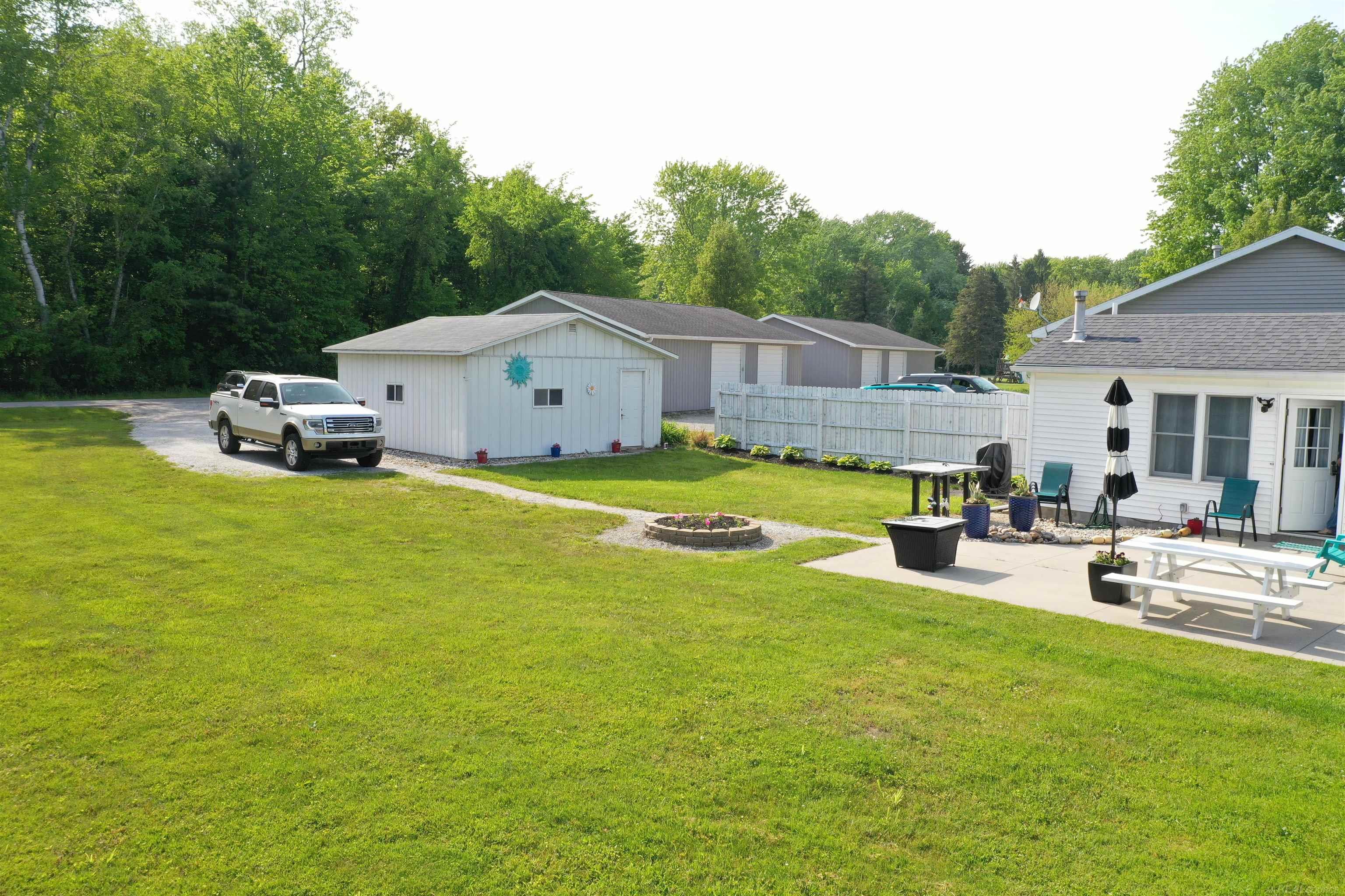6625 Lakeshore Road Lakeport, MI 48059 - Photo 22 of 59