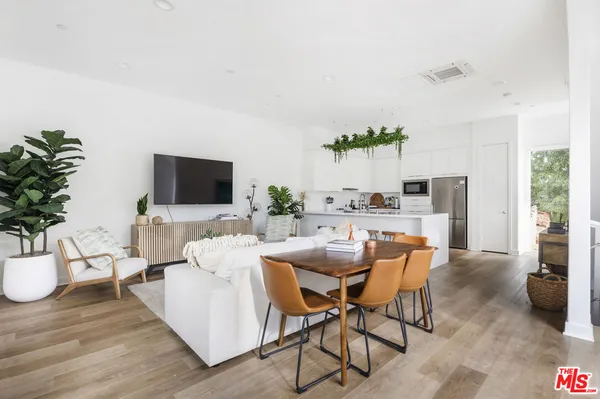 $5,950 | 10907 Otsego Street, North Hollywood, CA 91601