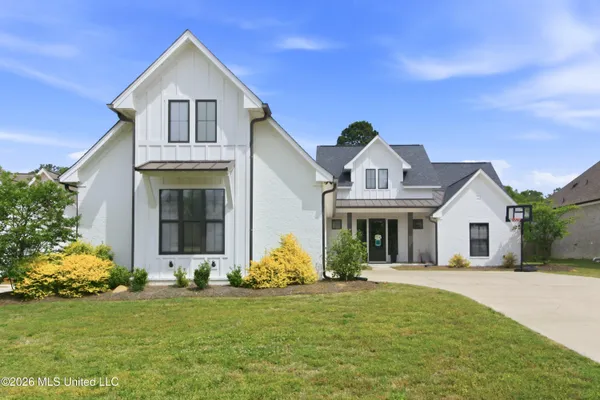 $585,000 | 112 Biltmore Cove, Flowood, MS 39232