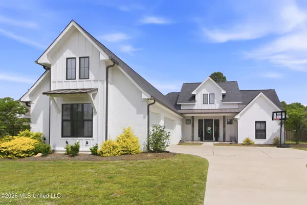 $585,000 | 112 Biltmore Cove, Flowood, MS 39232