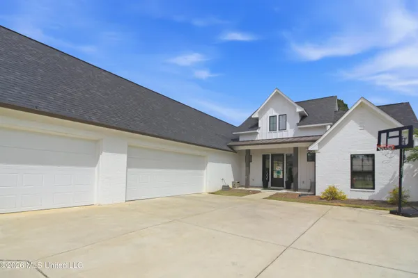 $585,000 | 112 Biltmore Cove, Flowood, MS 39232