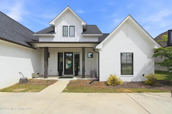 $585,000 | 112 Biltmore Cove, Flowood, MS 39232