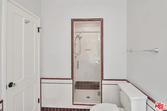 $16,000 | 2383 Panorama Terrace, Los Angeles, CA 90039