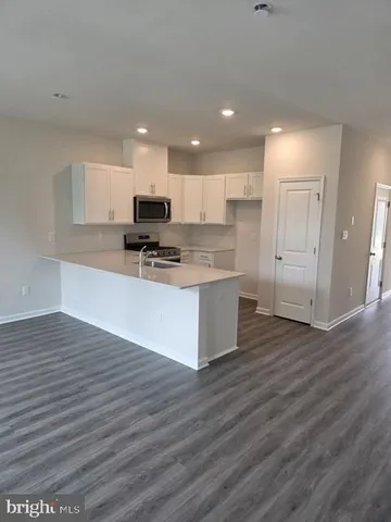 $2,800 | 31 Whaler Drive, Runnemede, NJ 08078