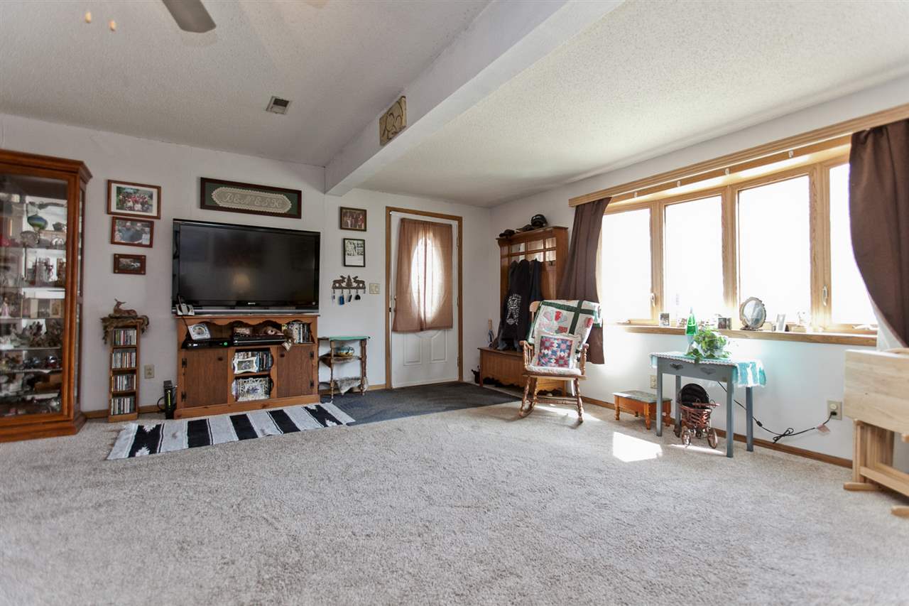 5125 Ely Road Southwest Cedar Rapids, IA 52404 - Photo 7 of 26 Gallery Image 7