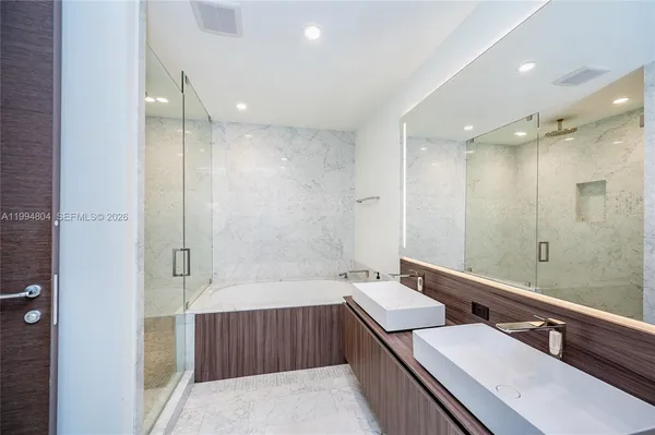 $18,000 | 1000 Brickell Plaza, Unit PH5004, Miami, FL 33131