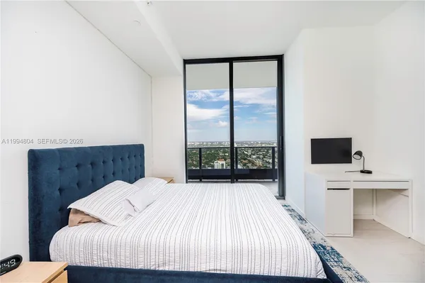 $18,000 | 1000 Brickell Plaza, Unit PH5004, Miami, FL 33131