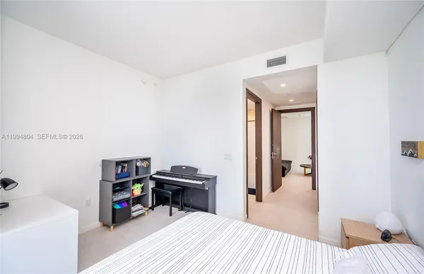 $18,000 | 1000 Brickell Plaza, Unit PH5004, Miami, FL 33131