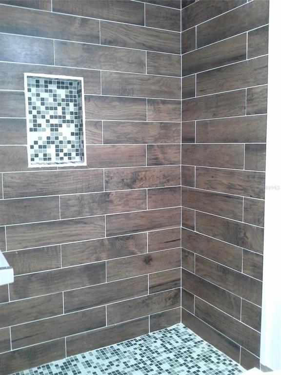 11708 Balm Riverview Road Riverview, FL 33569 - Photo 8 of 19 a bathroom with a window