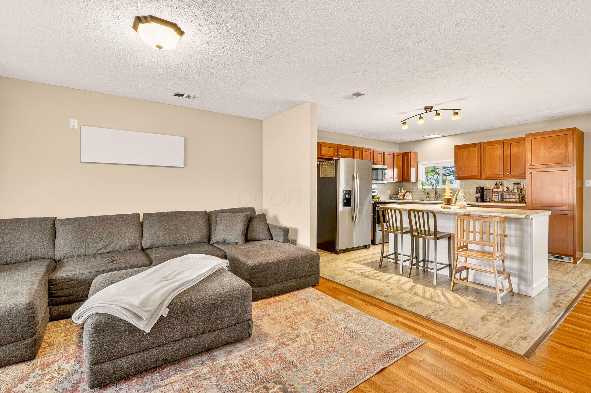 270 Edwards Road Circleville, OH 43113 - Photo 6 of 44 Living Room