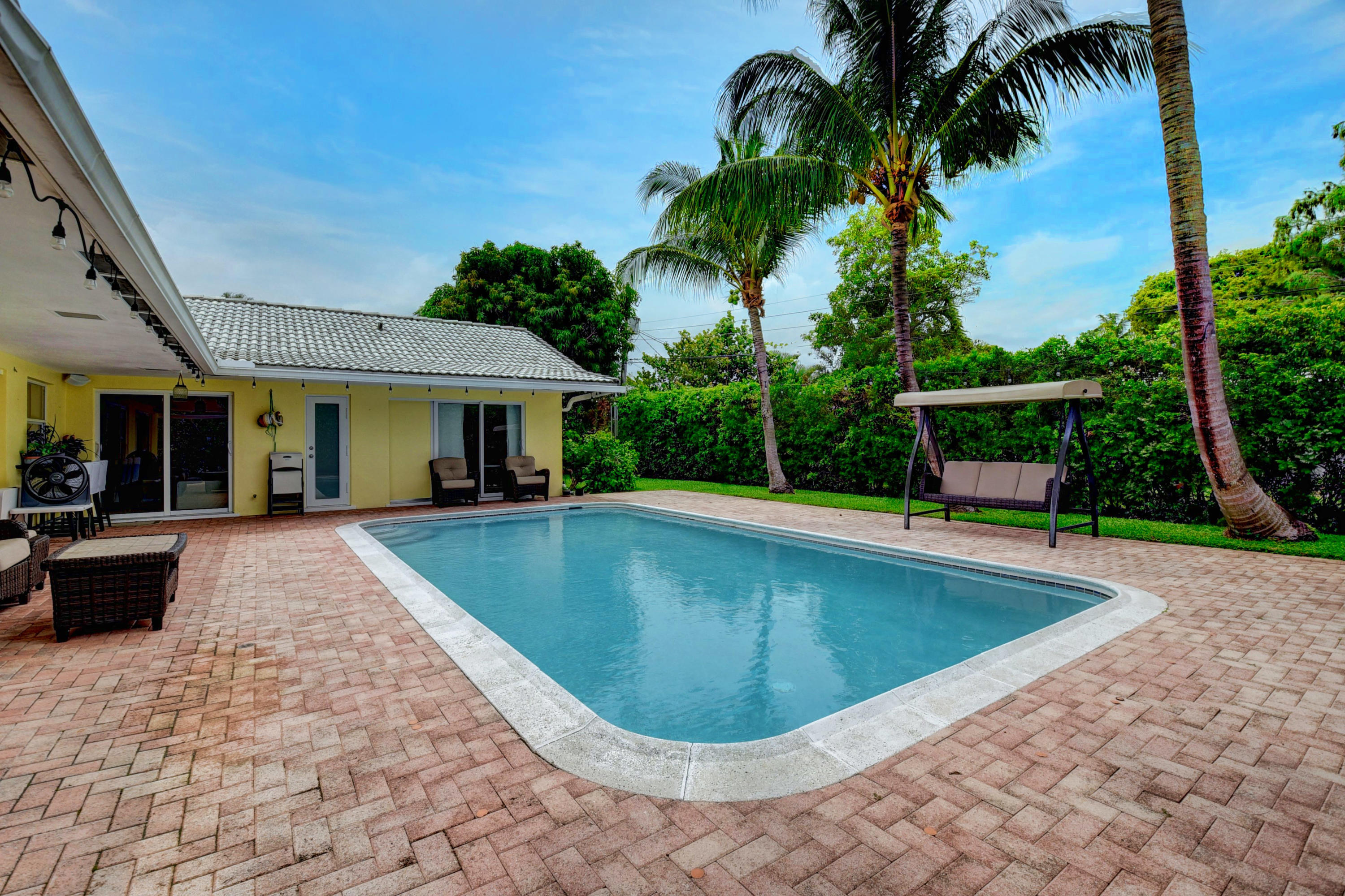 1031 Northwest 6th Street Boca Raton, FL 33486 - Photo 26 of 29 Pool / patio