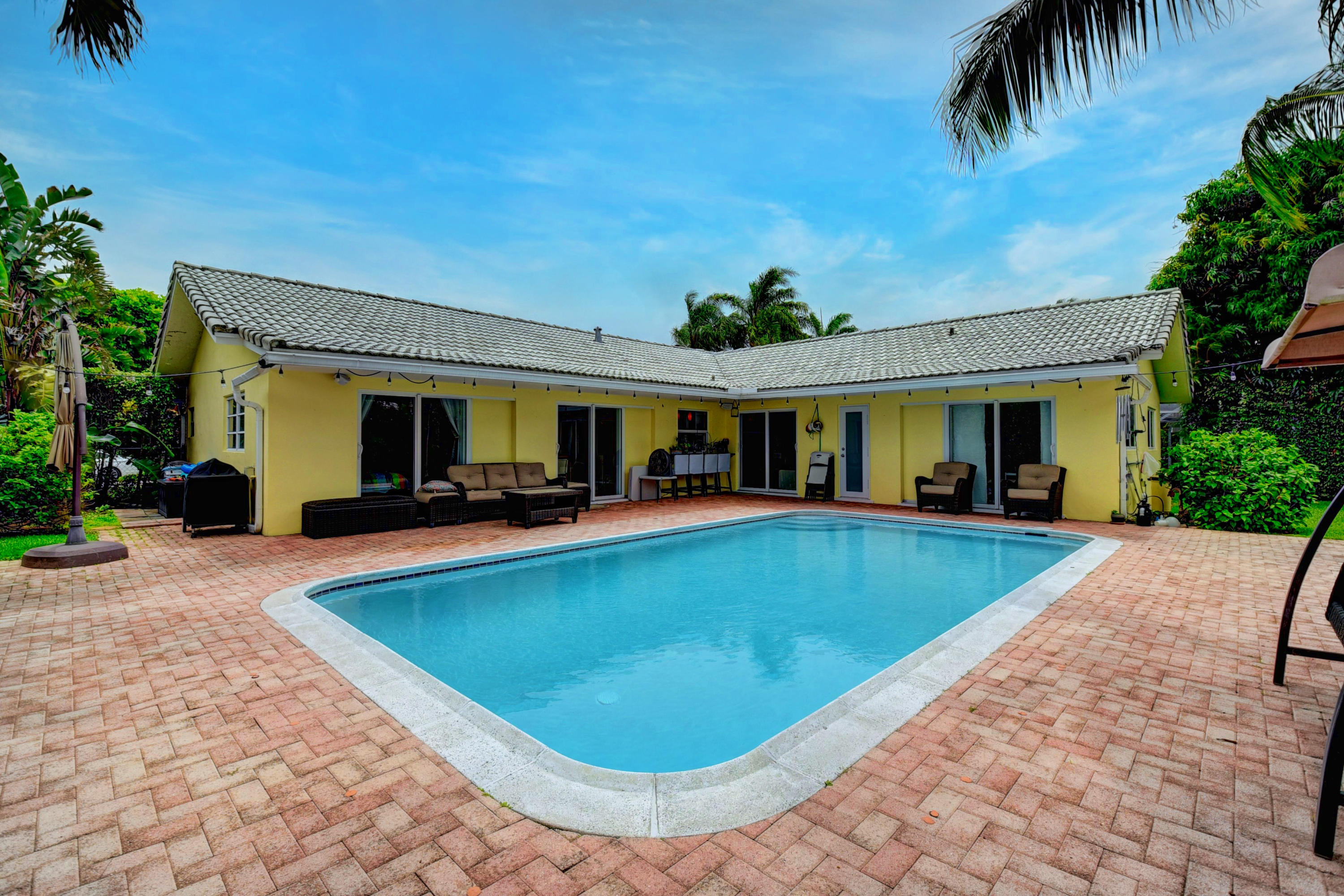 1031 Northwest 6th Street Boca Raton, FL 33486 - Photo 27 of 29 Pool / patio