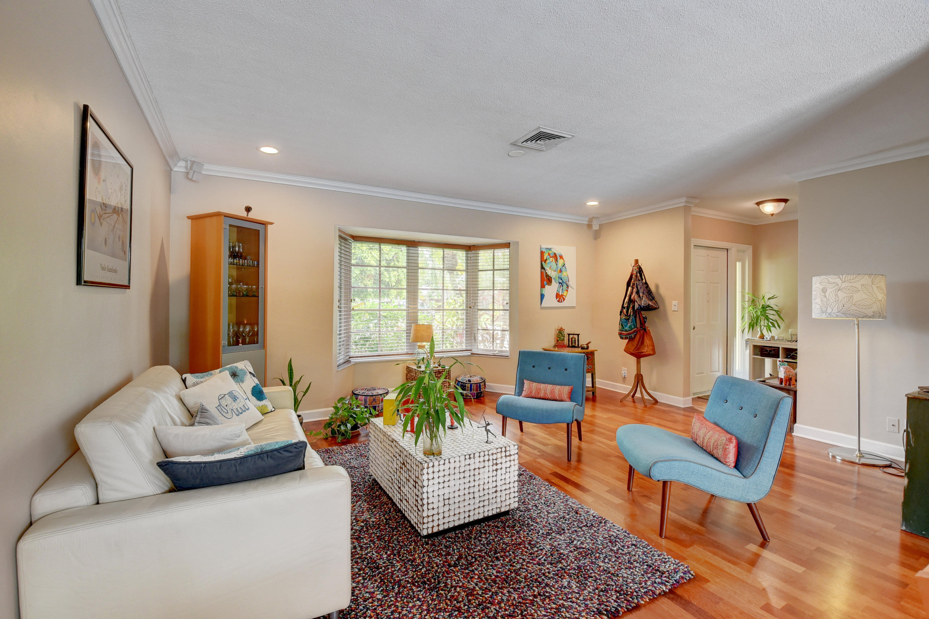 1031 Northwest 6th Street Boca Raton, FL 33486 - Photo 6 of 29 Living Room