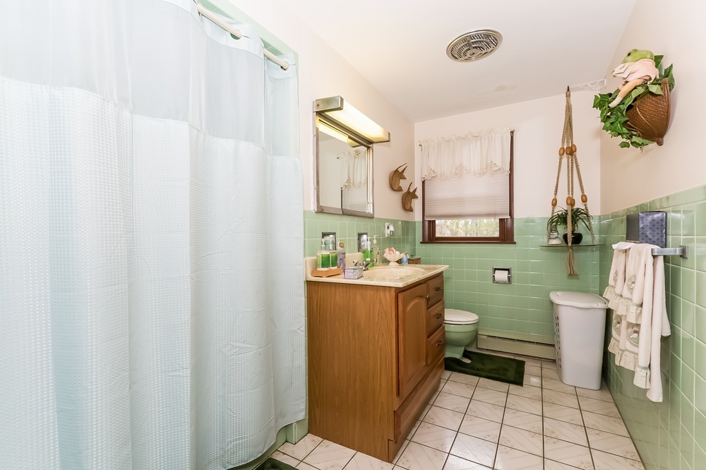 19 Pilgrim Road Lawrence, MA 01843 - Photo 13 of 21 Gallery Image 13