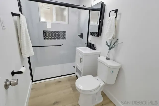 $1,050,000 | 415-417 East 26th Street, National City, CA 91950