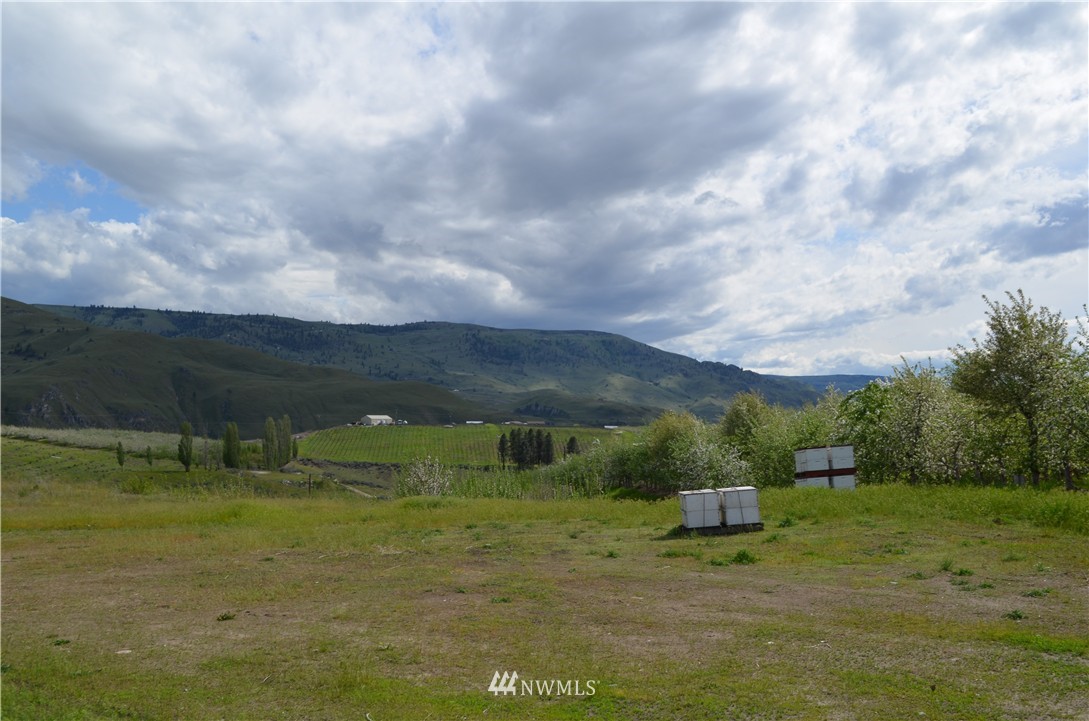 506 Howard Flat Road Chelan, WA 98816 - Photo 2 of 12 Gallery Image 2