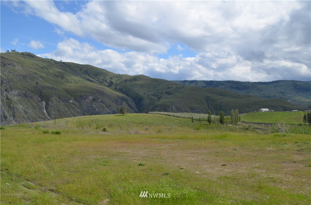 506 Howard Flat Road Chelan, WA 98816 - Photo 4 of 12 Gallery Image 4