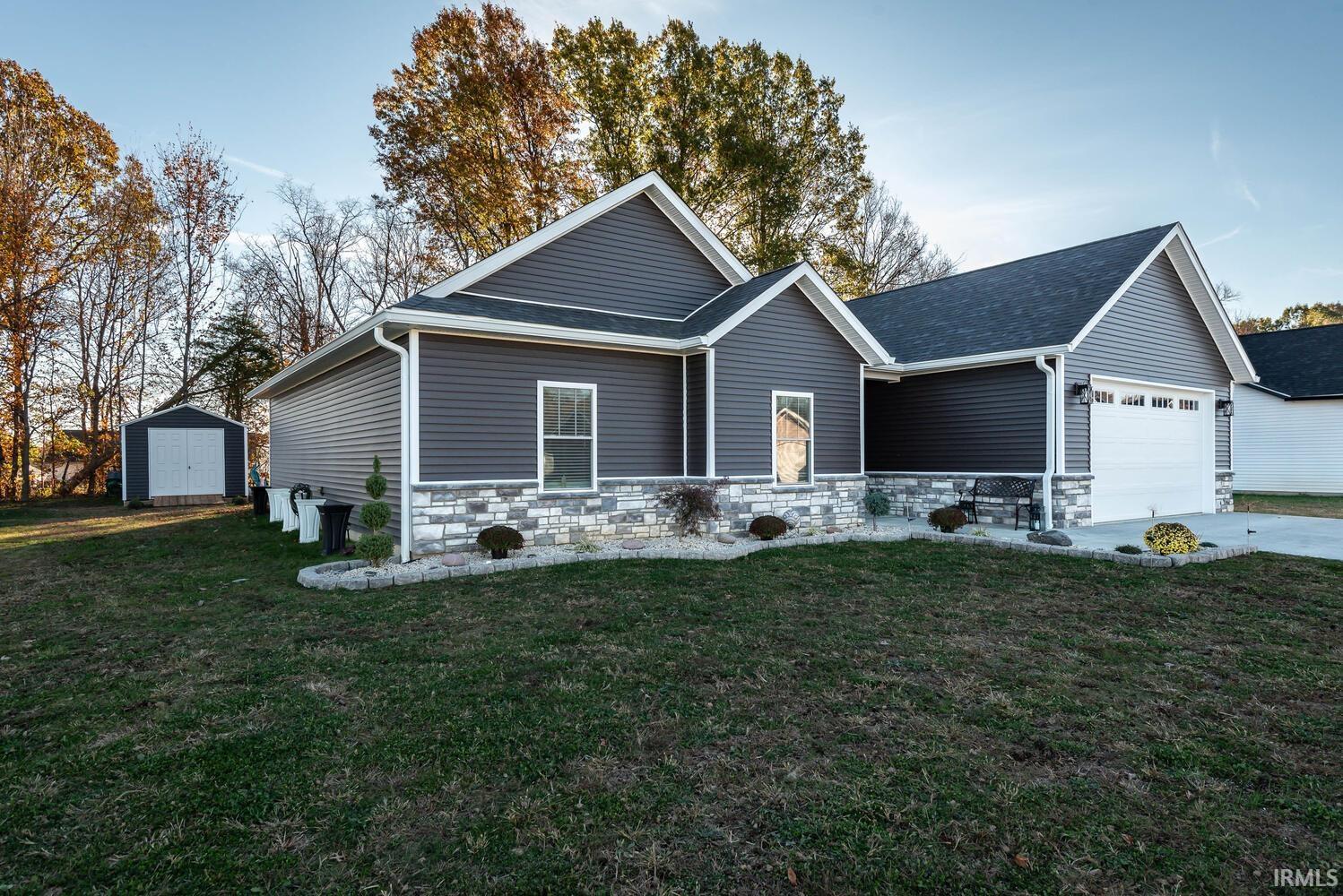 4828 North Angela Way Bloomington, IN 47404 - Photo 2 of 33
