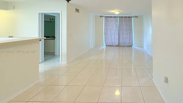 $2,300 | 677 Southwest 111th Avenue, Unit 204, Pembroke Pines, FL 33025