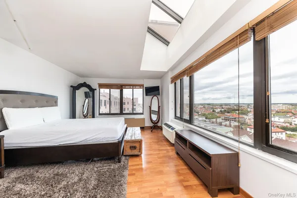 $25,000 | 100 West Broadway, Unit 7F, Long Beach, NY 11561