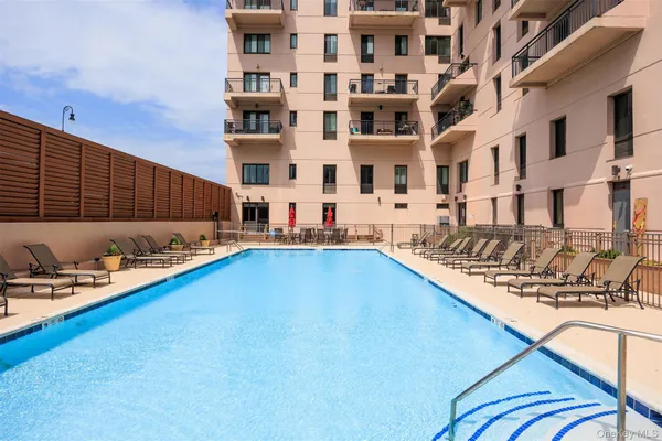 $25,000 | 100 West Broadway, Unit 7F, Long Beach, NY 11561