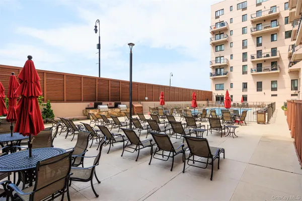 $25,000 | 100 West Broadway, Unit 7F, Long Beach, NY 11561