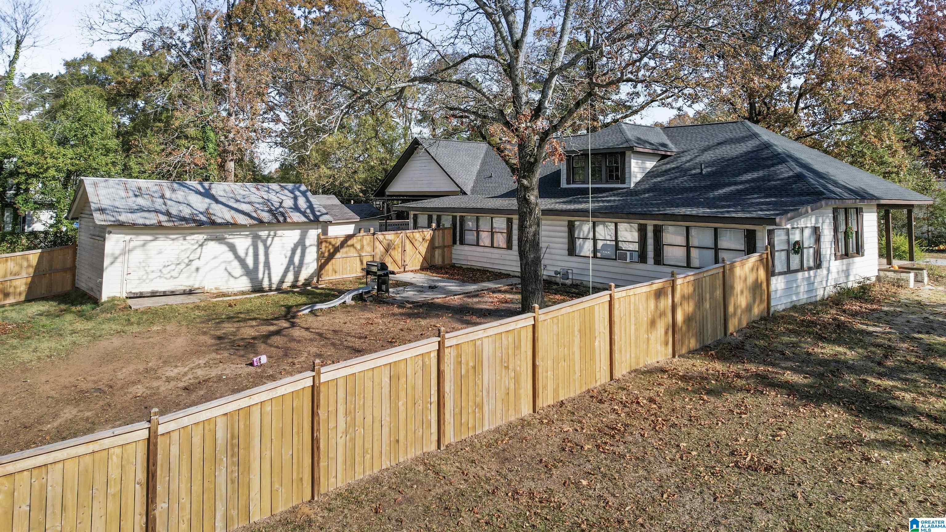 418 West Walnut Street Sylacauga, AL 35150 - Photo 4 of 43