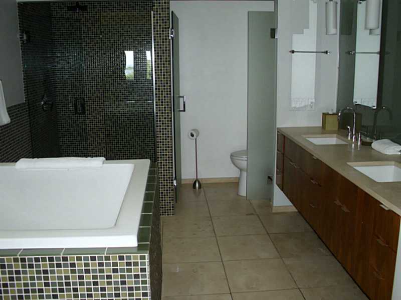 122 Sakonnet Point Road Little Compton, RI 02837 - Photo 5 of 15 Bathroom.