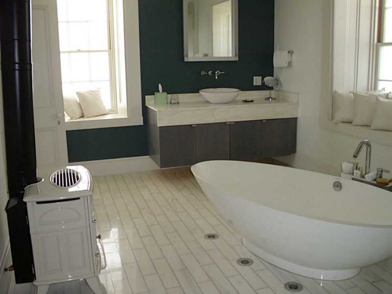 122 Sakonnet Point Road Little Compton, RI 02837 - Photo 10 of 15 Bathroom.