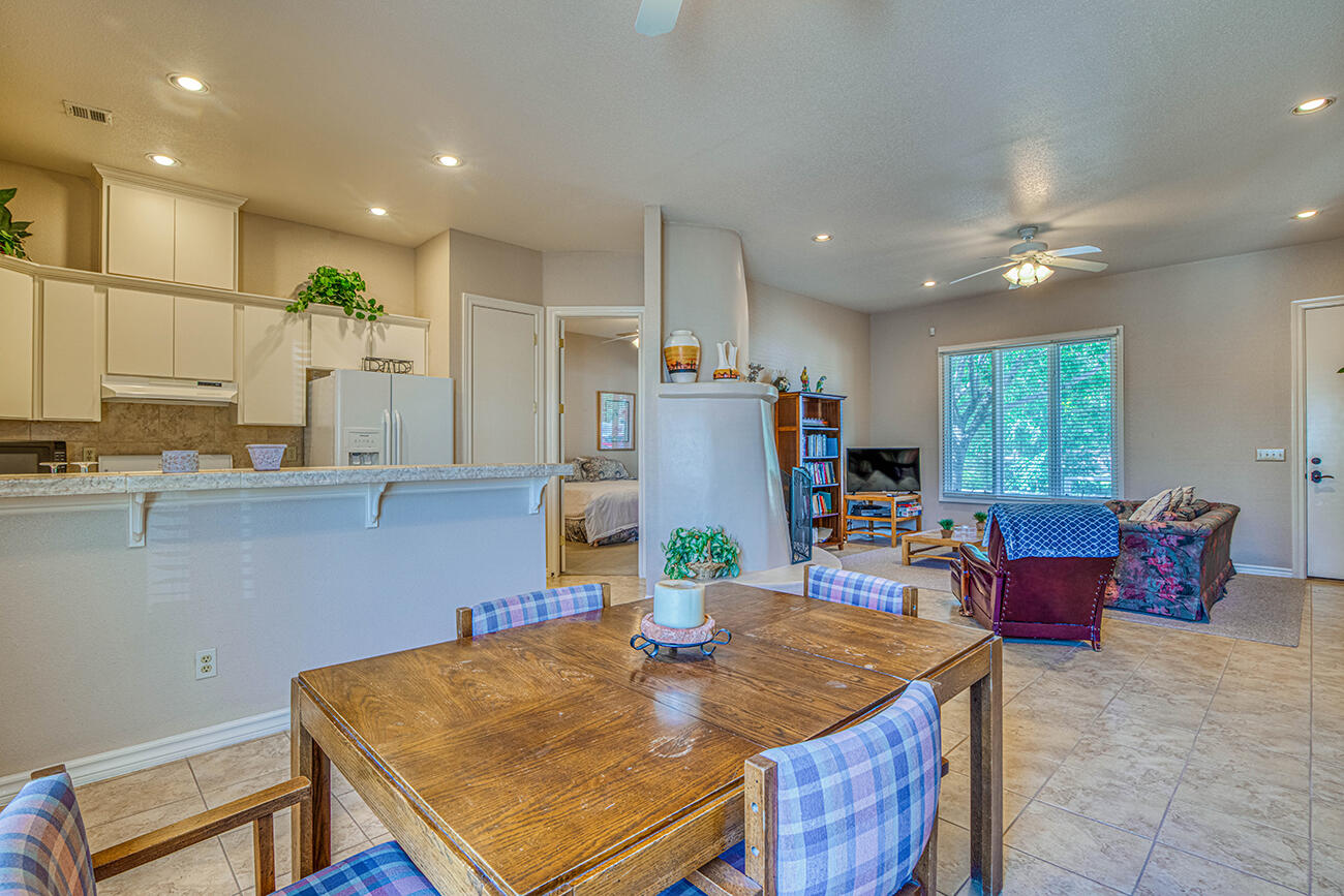 656 Cox Road El Paso, TX 79932 - Photo 38 of 74 Kitchen and Living Area in Guest House