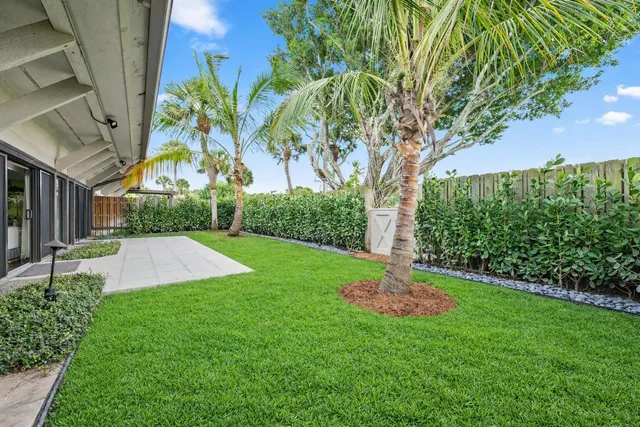 $1,350,000 | 11794 Wimbledon Circle, Wellington, FL 33414