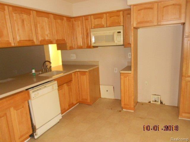27139 Lehigh Street Inkster, MI 48141 - Photo 5 of 26 Kitchen 3.JPG