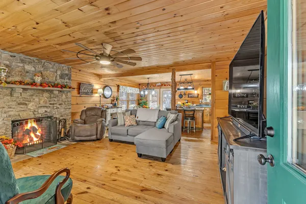 $509,900 | 5833 Dewey Carr Road, Bethpage, TN 37022