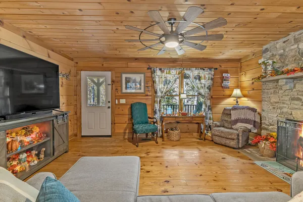 $509,900 | 5833 Dewey Carr Road, Bethpage, TN 37022