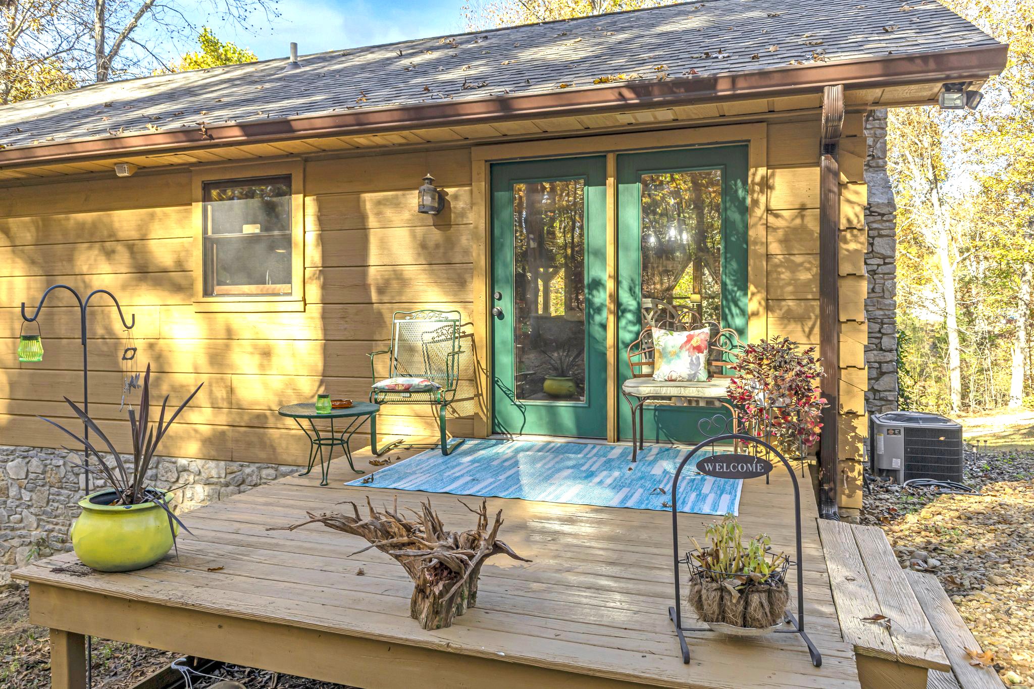 5833 Dewey Carr Road Bethpage, TN 37022 - Photo 45 of 60 a view of living room with a table and chairs