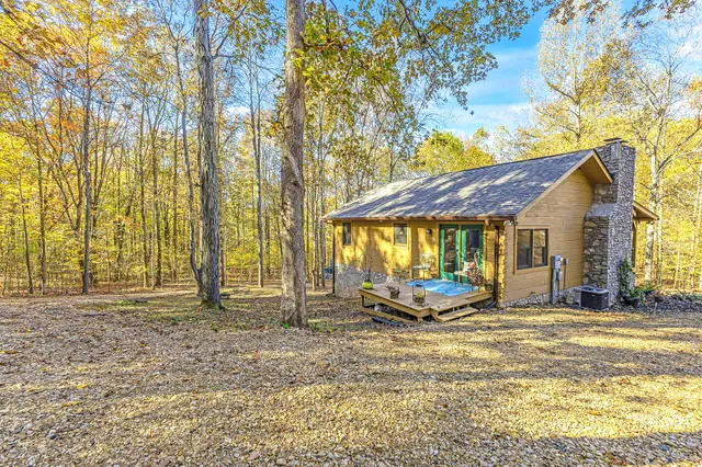 a view of a tennis court