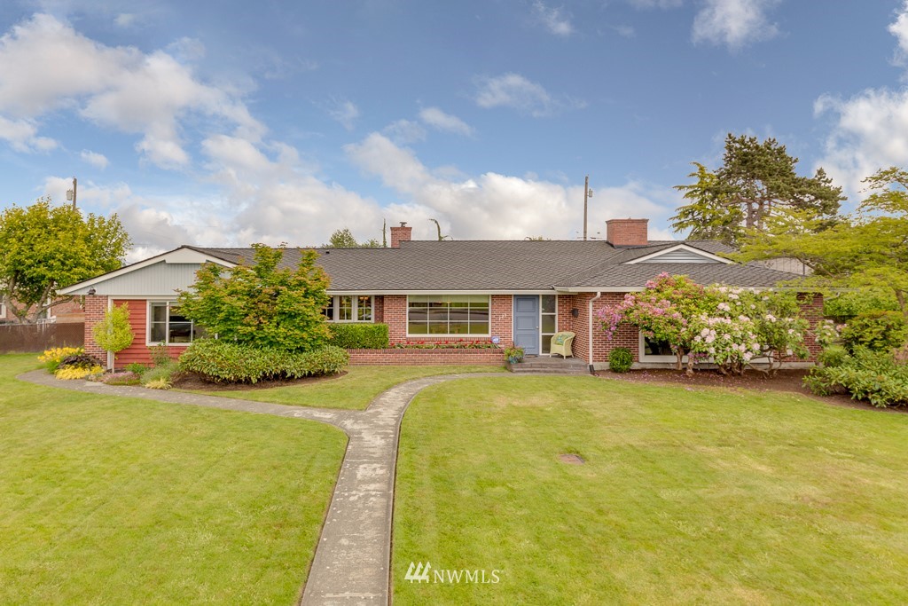 725 Rucker Avenue Everett, WA 98201 - Photo 1 of 20