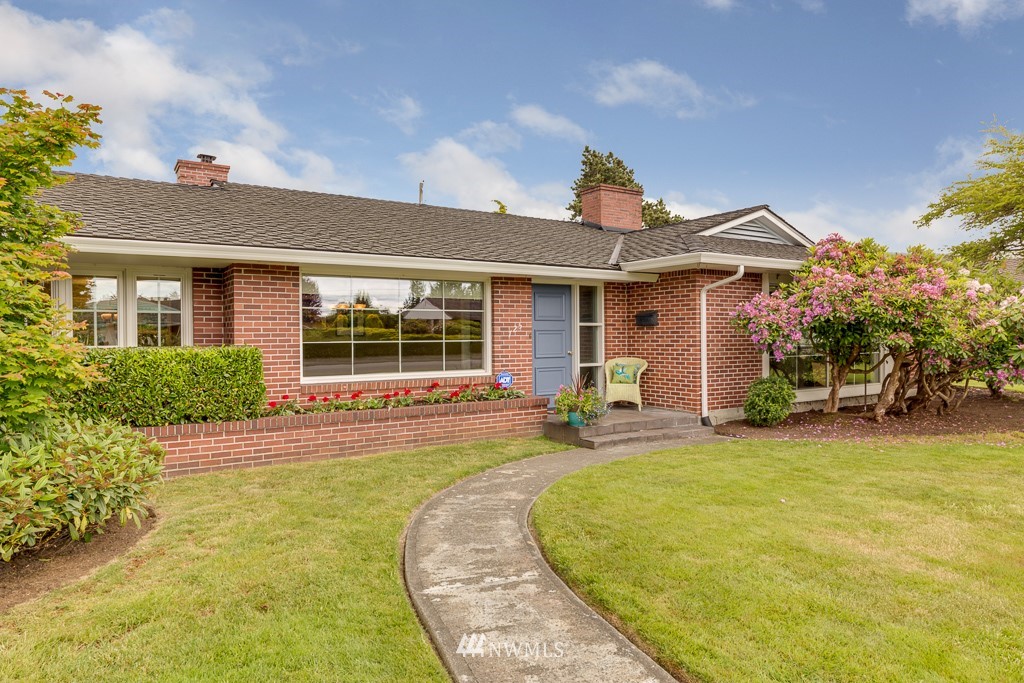 725 Rucker Avenue Everett, WA 98201 - Photo 2 of 20