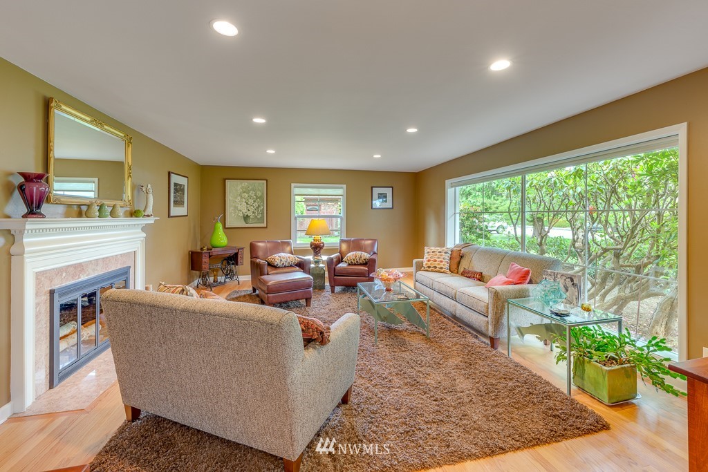 725 Rucker Avenue Everett, WA 98201 - Photo 7 of 20