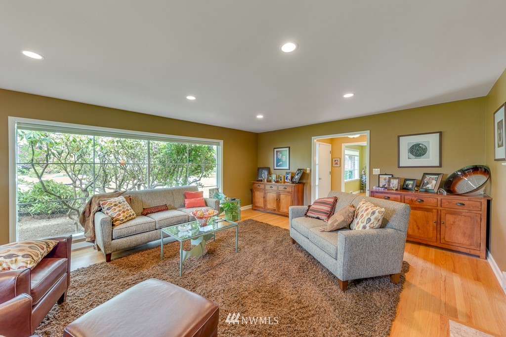 725 Rucker Avenue Everett, WA 98201 - Photo 8 of 20