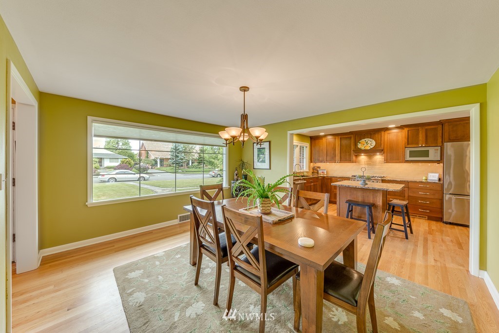 725 Rucker Avenue Everett, WA 98201 - Photo 10 of 20