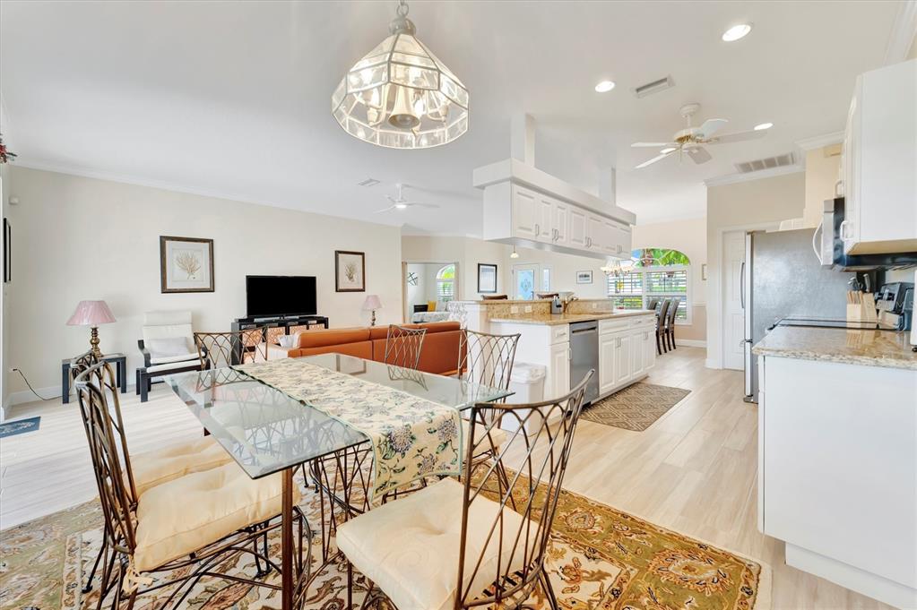 6738 Peach Tree Creek Road Bradenton, FL 34203 - Photo 12 of 49