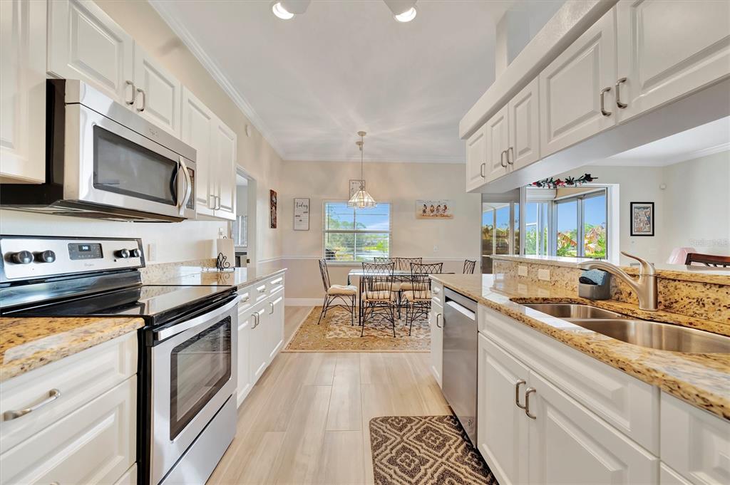 6738 Peach Tree Creek Road Bradenton, FL 34203 - Photo 8 of 49