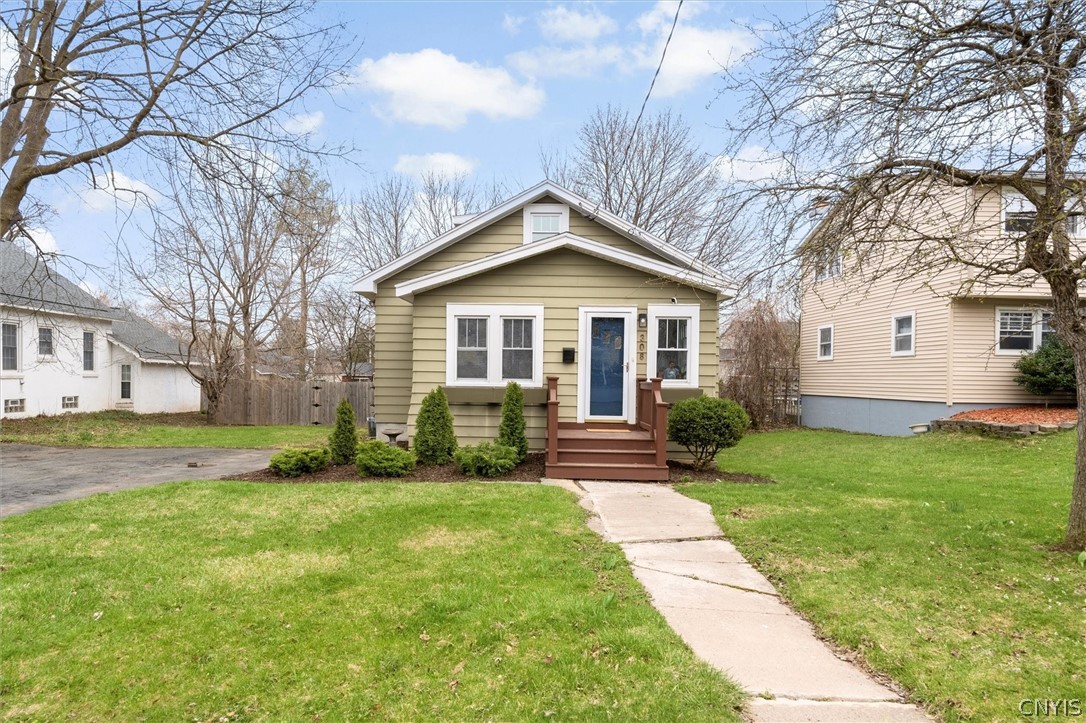 308 MacKay Avenue Camillus, NY 13219 - Photo 1 of 35