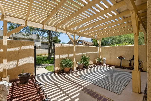 $300,000 | 1836 East Ave J2, Unit 5, Lancaster, CA 93535