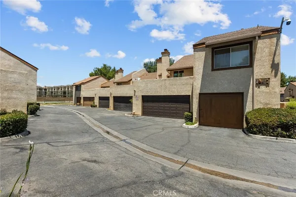 $300,000 | 1836 East Ave J2, Unit 5, Lancaster, CA 93535