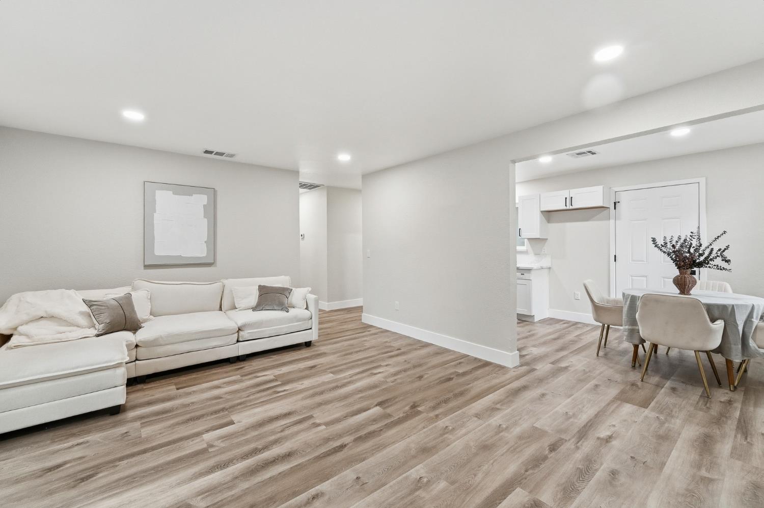 1117 Whitman Way Modesto, CA 95351 - Photo 3 of 12