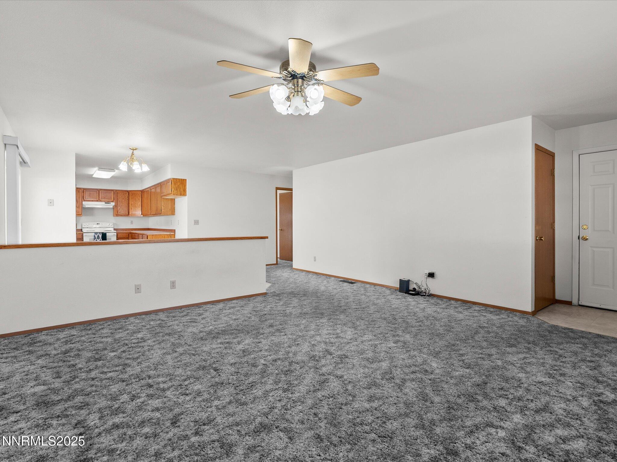 1951 Albert Street Fallon, NV 89406 - Photo 7 of 36 en view interior of the room