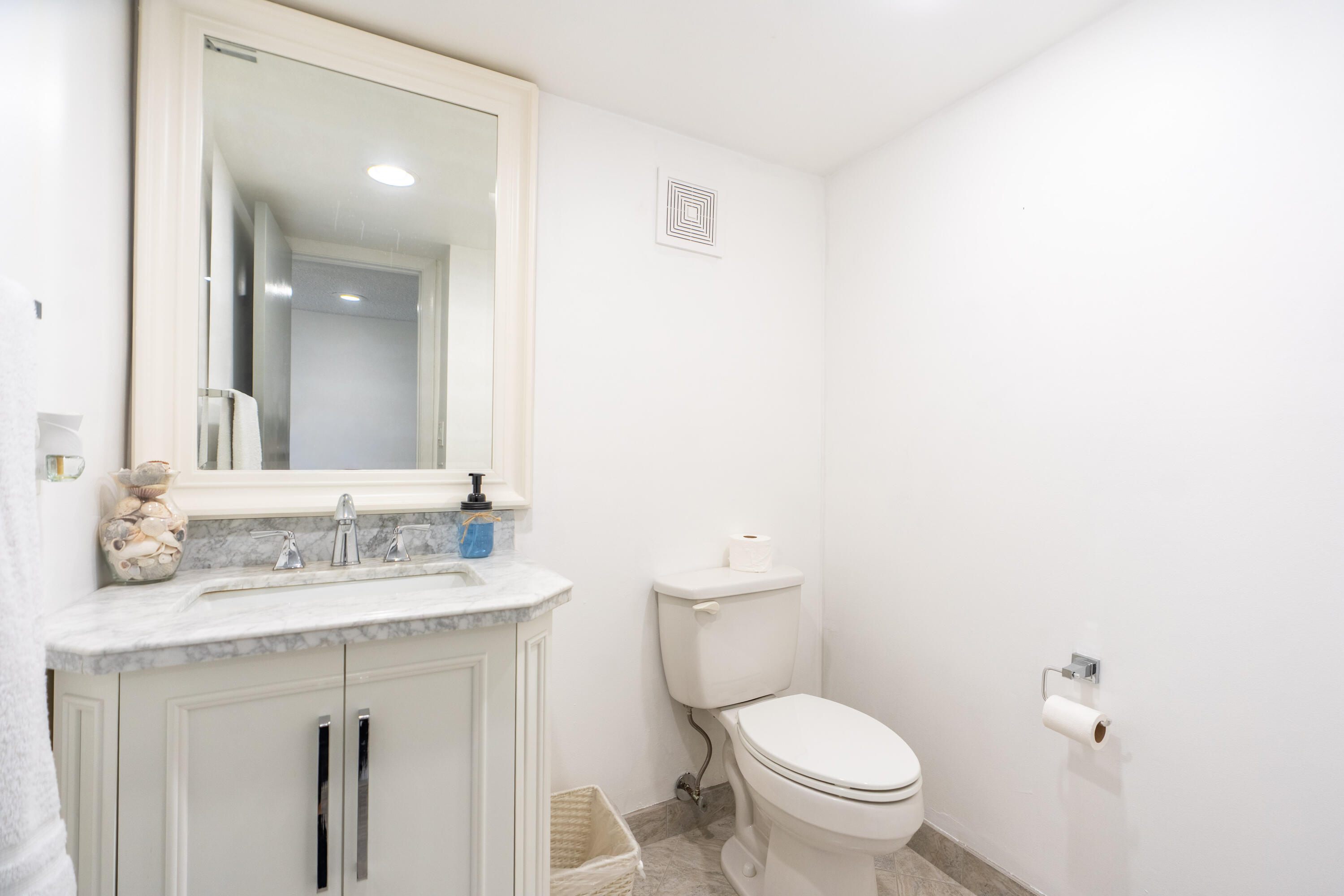 16401 Golf Club Road, Unit 113 Weston, FL 33326 - Photo 47 of 65 DSC01963